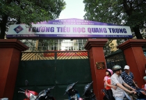 Hiệu trưởng trả lời vòng vo về câu hỏi cô giáo tát học sinh là con lãnh đạo quận