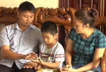 Thông tin mới nhất vụ trao nhằm con suốt 6 năm ở Ba Vì