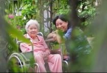 CHĂM SÓC NGƯỜI GIÀ NUÔI NGƯỜI BỆNH TẠI PHƯỜNG 13 QUẬN GÒ VẤP