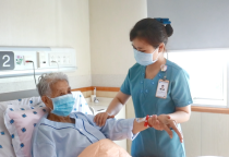 CHĂM SÓC NGƯỜI GIÀ NUÔI NGƯỜI BỆNH TẠI PHƯỜNG 15 QUẬN TÂN BÌNH