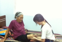 CHĂM SÓC NGƯỜI GIÀ NUÔI NGƯỜI BỆNH TẠI PHƯỜNG PHƯỚC BÌNH QUẬN 9