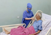 CHĂM SÓC NGƯỜI GIÀ NUÔI NGƯỜI BỆNH TẠI PHƯỜNG TRUNG MỸ TÂY QUẬN 12