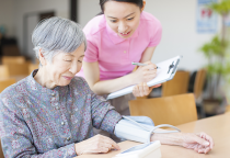 Dịch Vụ Giúp Việc Chăm Sóc Người Già Phường Tân Sơn Uy Tín, Tận Tâm