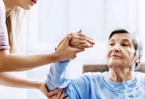 5 lưu ý quan trọng khi thuê người giúp việc chăm người già-Công ty Giúp Việc Tân Bình	.