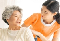Thuê Người Giúp Việc Chăm Bố Mẹ Tại Nhà TPHCM 