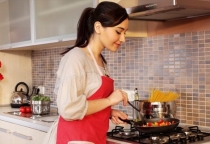 TÌM NGƯỜI GIÚP VIỆC NHÀ VÀ NẤU ĂN TẠI QUẬN 7