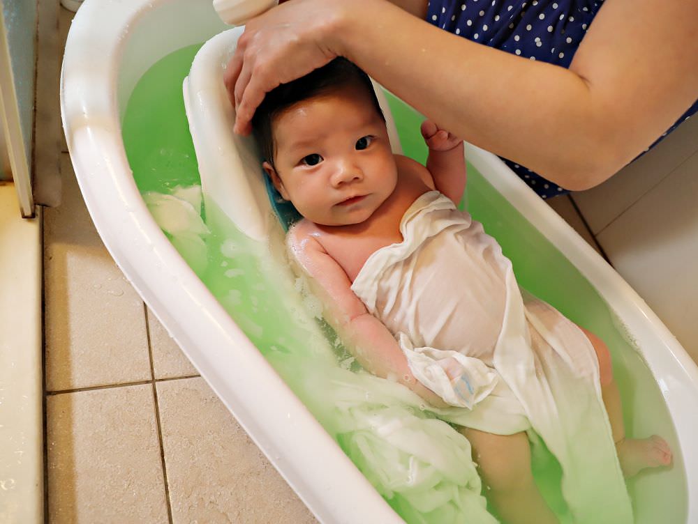 Dịch vụ giúp việc chăm em bé có hợp đồng minh bạch